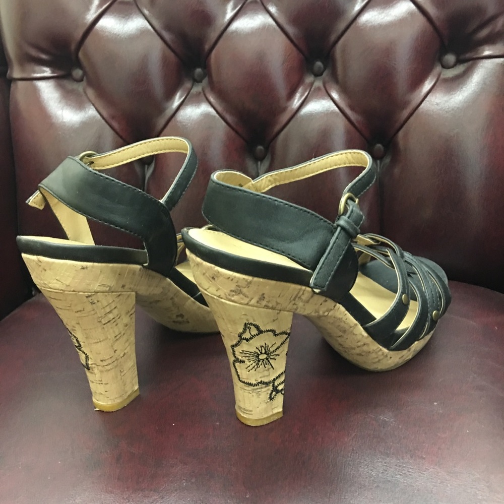 High heels - Picture 4 of 6